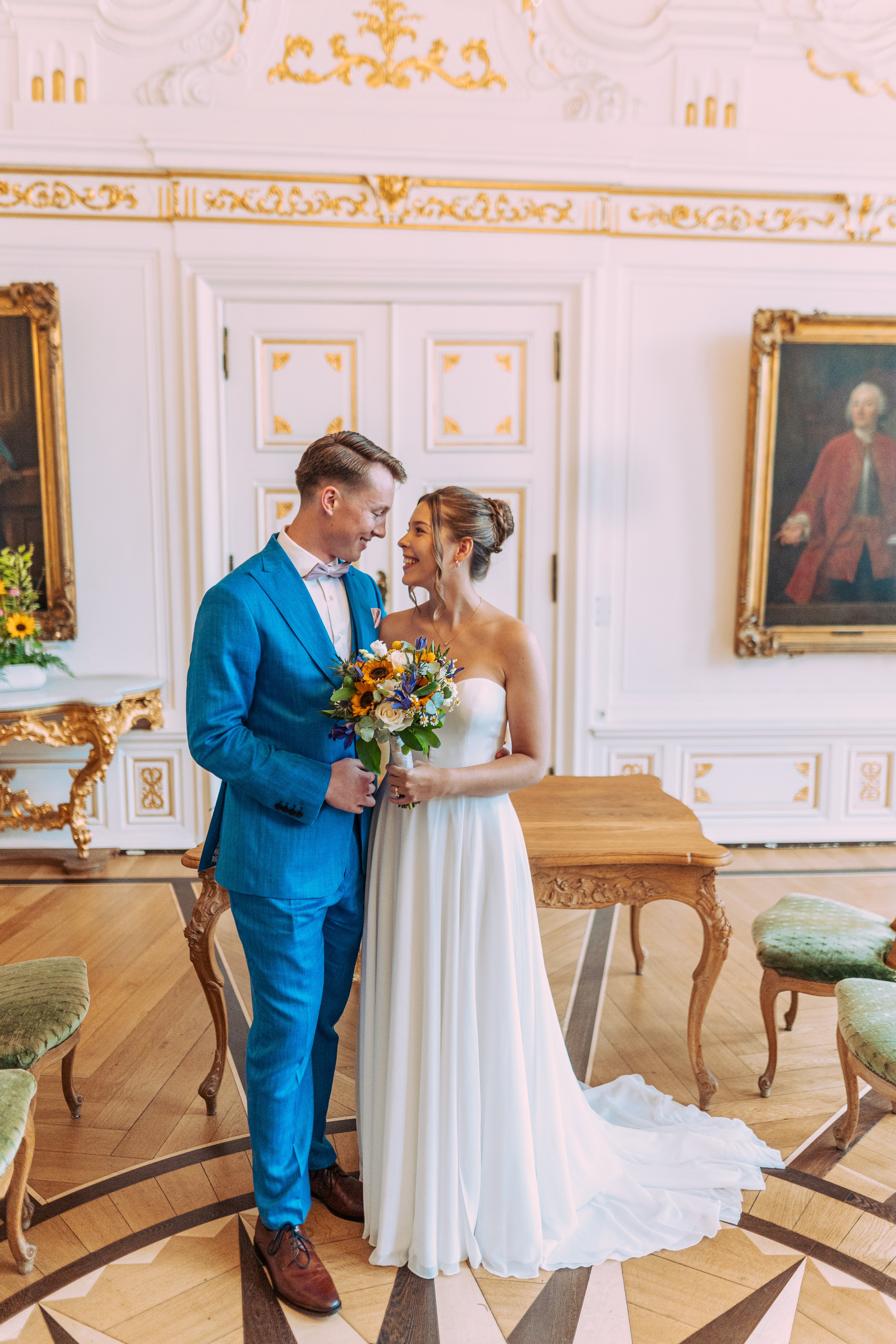 Brautpaar mit Cinderella Brautkleid