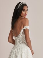 A-Linien-Brautkleid aus floraler Spitze, Off-Shoulder-Trägern und einzigartiger Schleppe. Prinzessinnen Brautkleid Glitzer Off Schoulder Brautmode Köln Cinderella Brautkleider